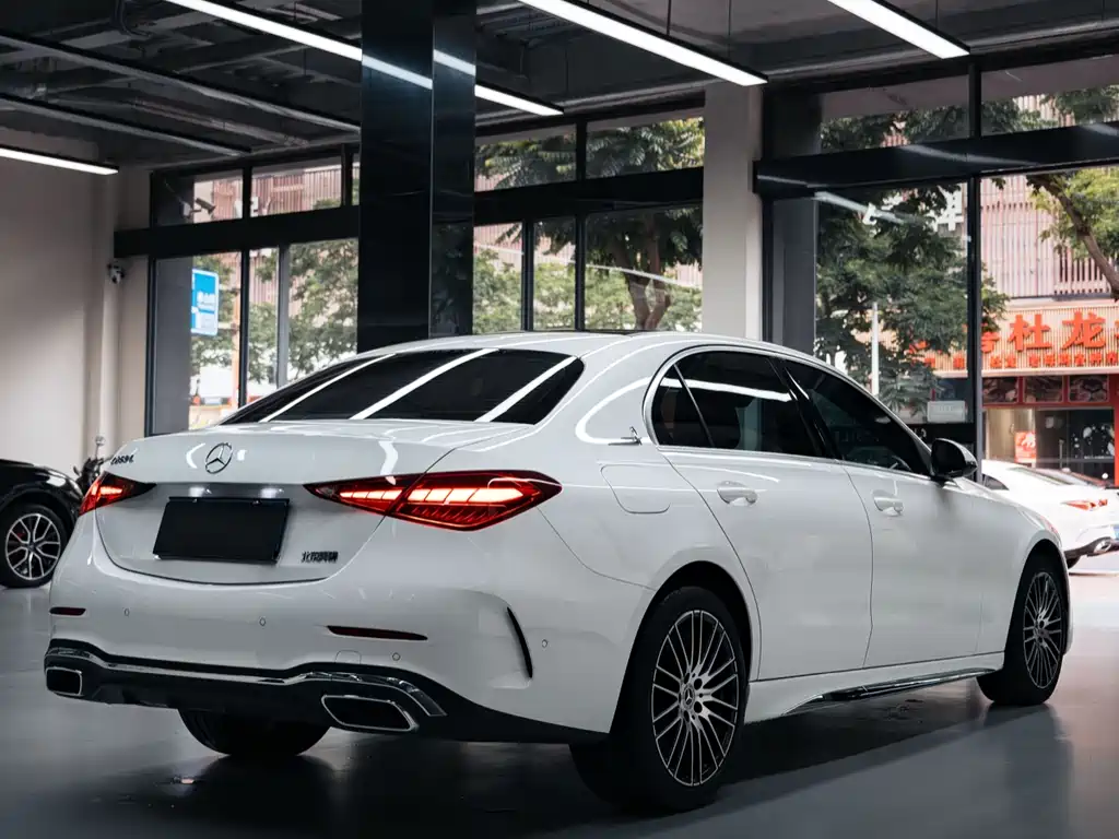 Mercedes-Benz C-Class 2024