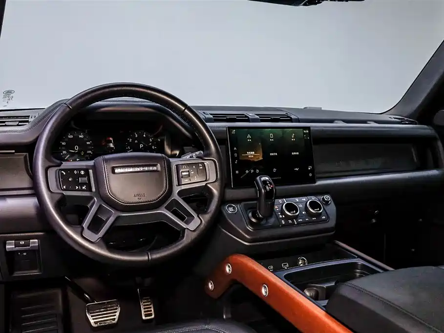 Land Rover Defender 2024 — фото 25