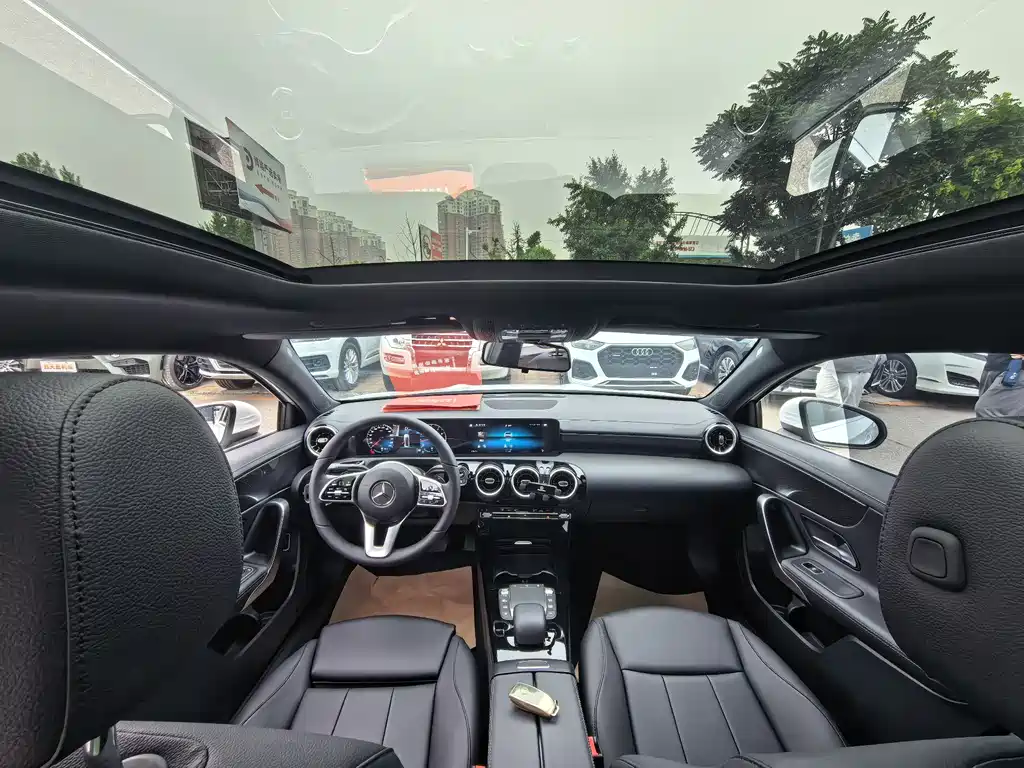 Mercedes-Benz A-Class 2023 — фото 10