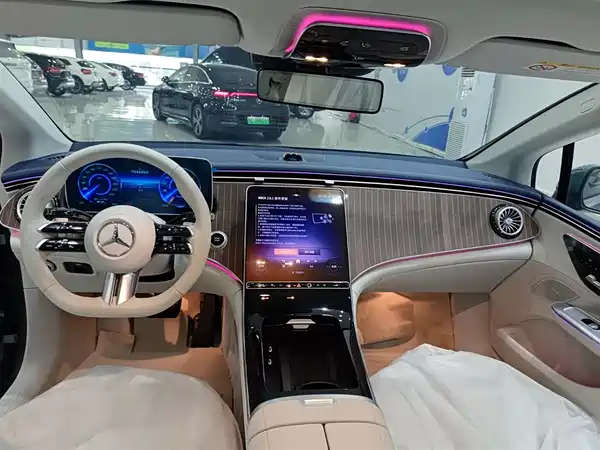 Mercedes-Benz EQE 2025