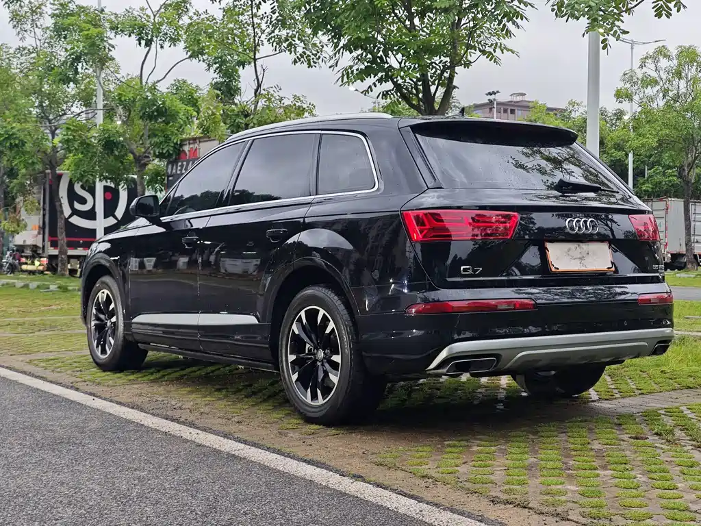 Audi Q7 2019 — фото 7