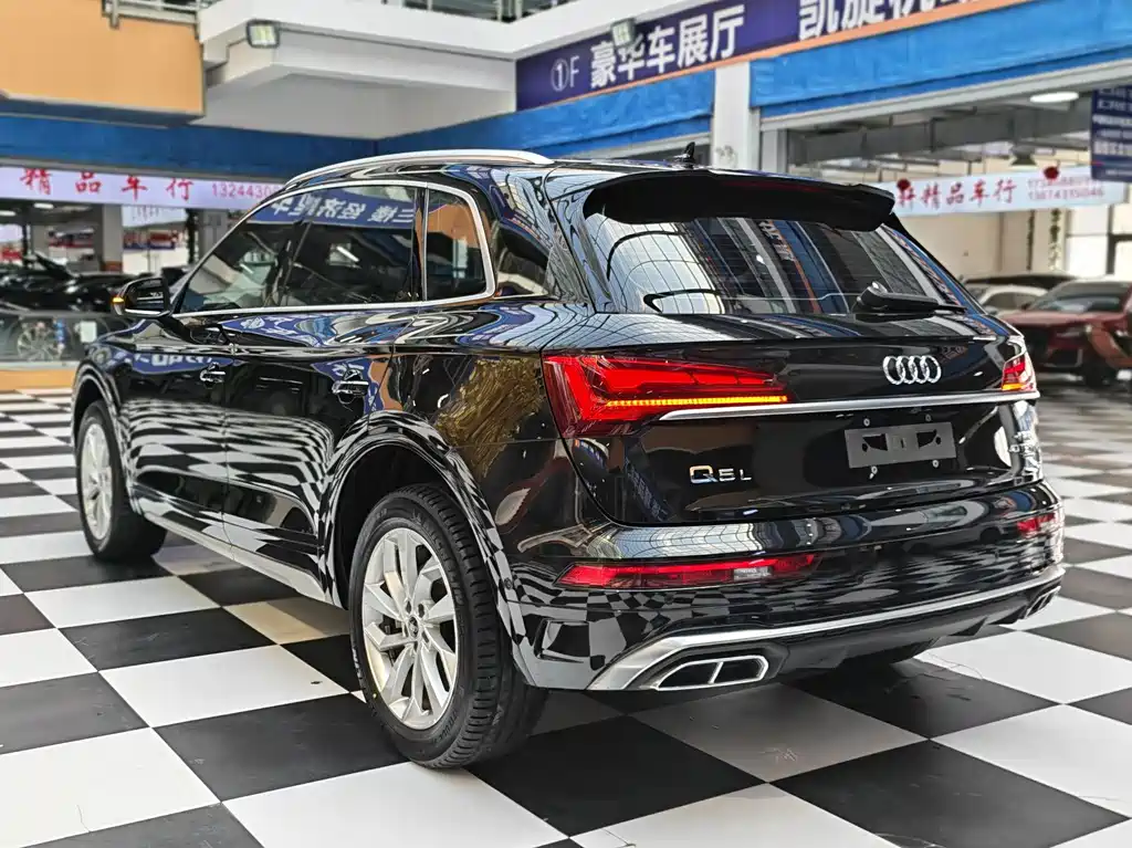 Audi Q5L 2021 — фото 6