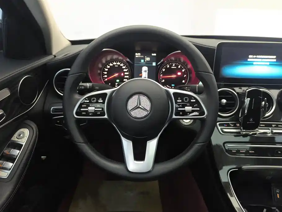 Mercedes-Benz C-Class 2019 — фото 15
