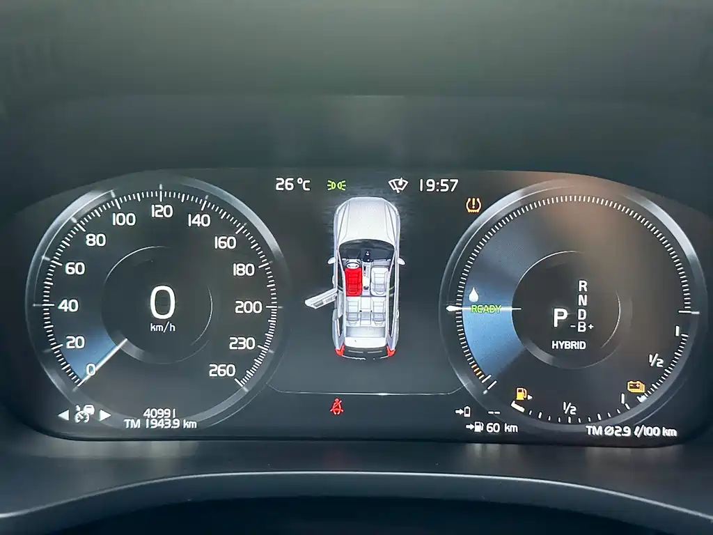 Volvo XC60 PHEV 2020 — фото 13