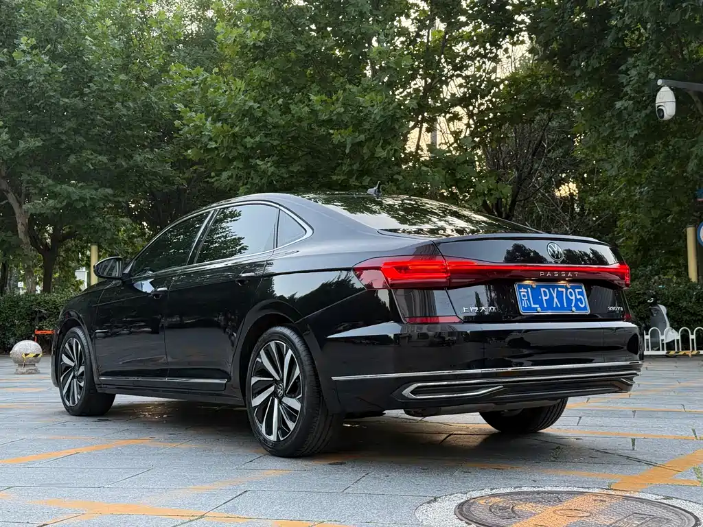 Volkswagen Passat 2023