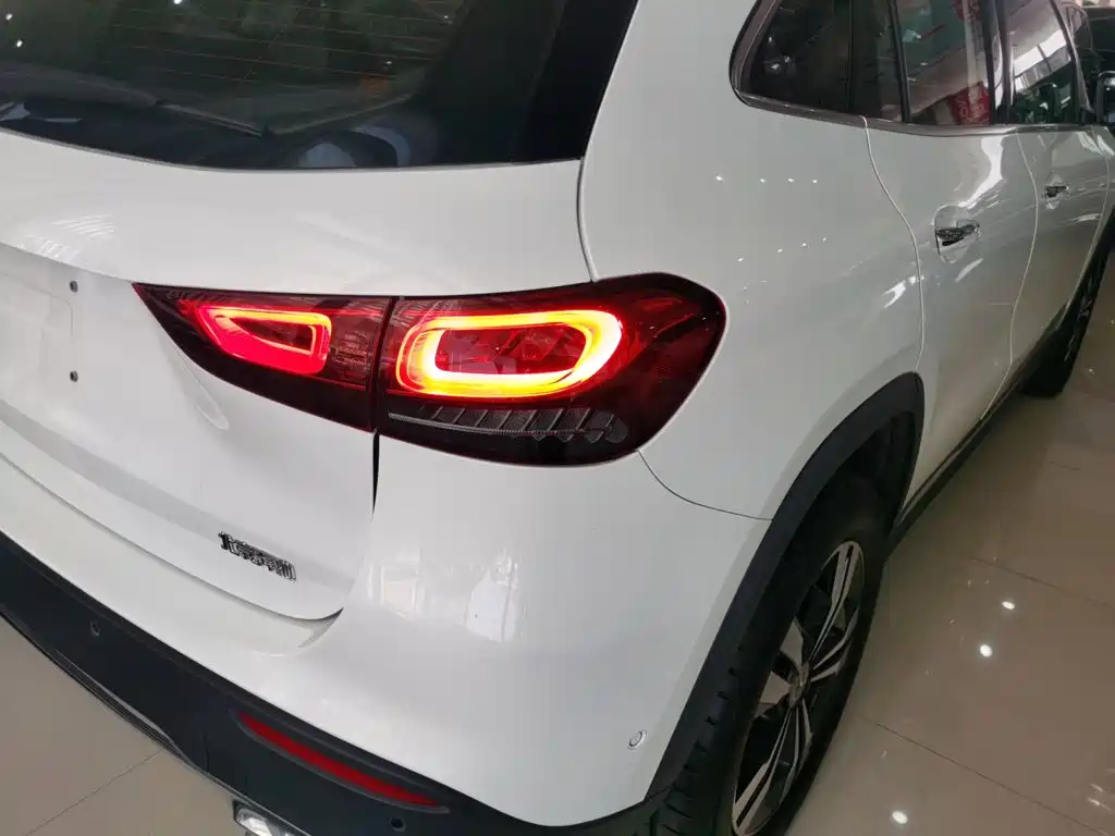 Mercedes-Benz GLA 2023 — фото 8