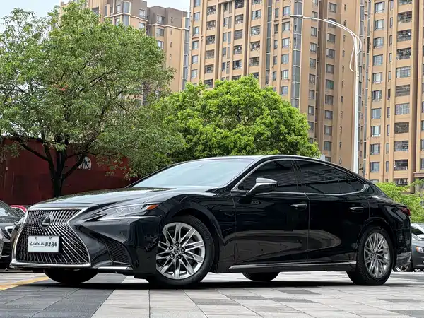 Lexus LS 2019