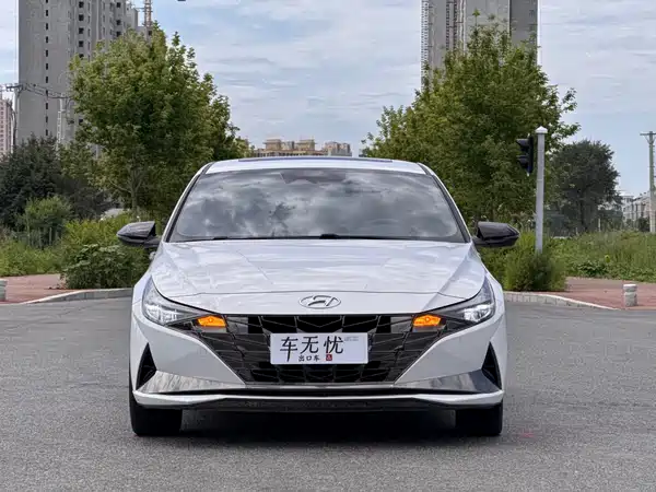 Hyundai Elantra 2023