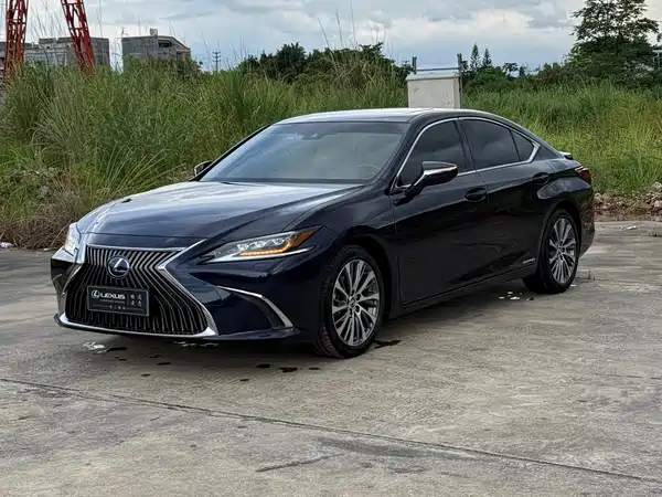 Lexus ES 2018