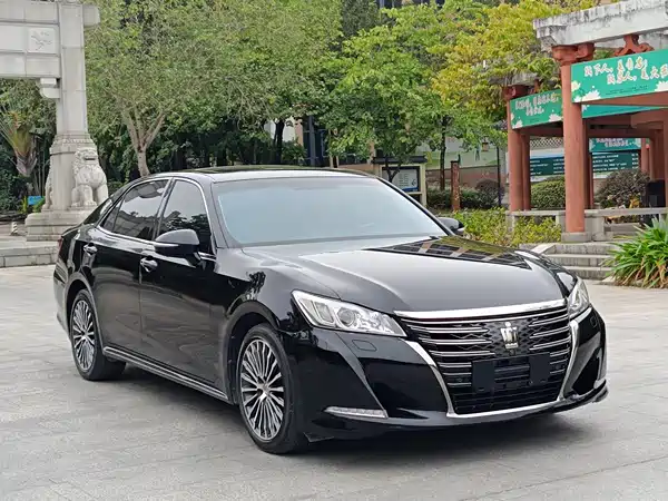 Toyota Crown 2018