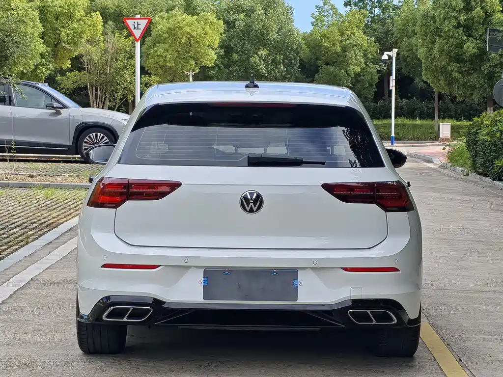 Volkswagen Golf 2023