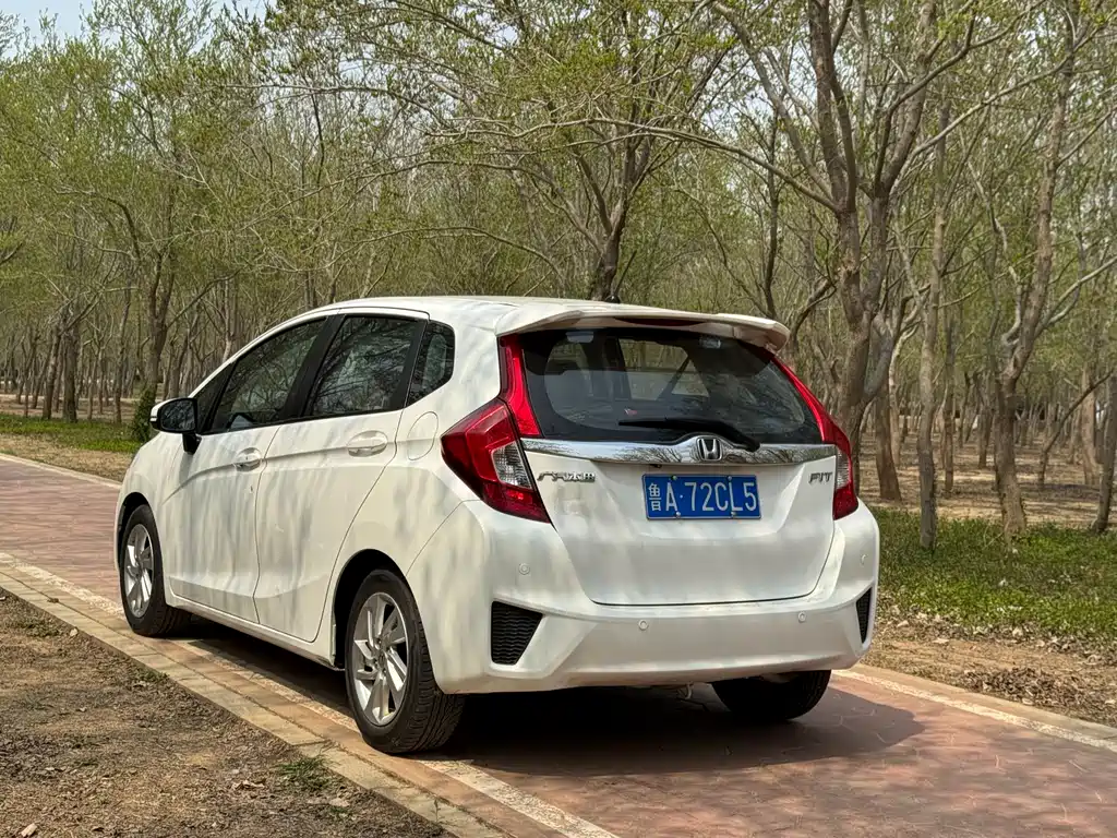 Honda Fit 2015 — фото 13