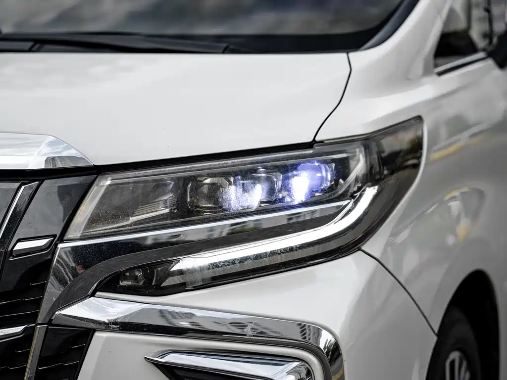 Toyota Alphard 2015