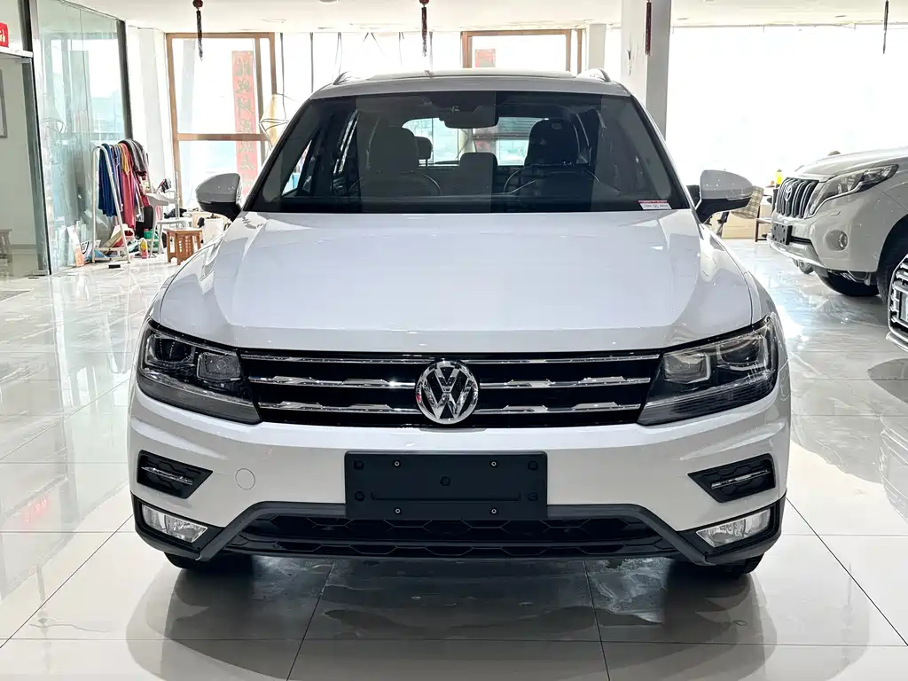 Volkswagen Tiguan L 2019 — фото 2