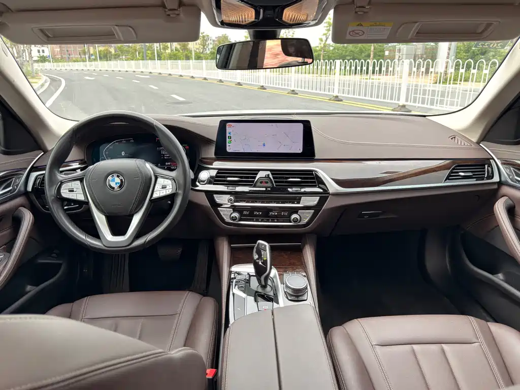 BMW 5 Series 2020 — фото 12