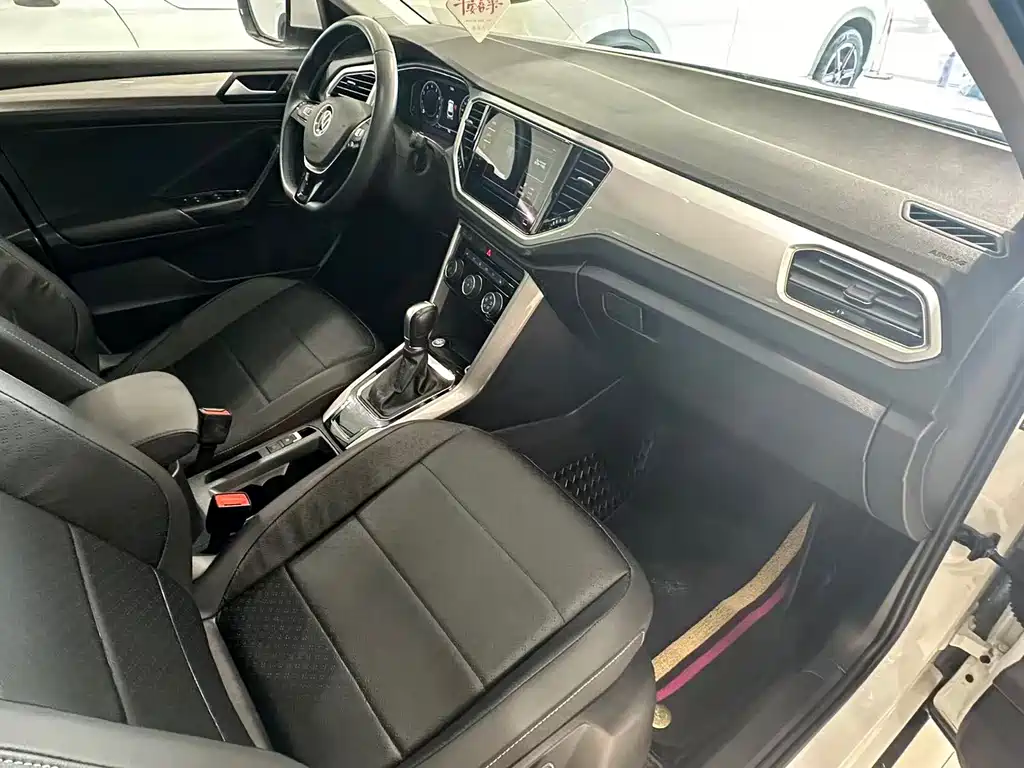 Volkswagen T-Roc 2023