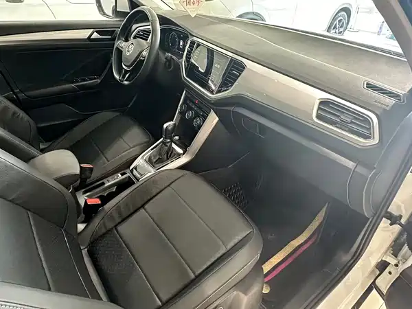 Volkswagen T-Roc 2023