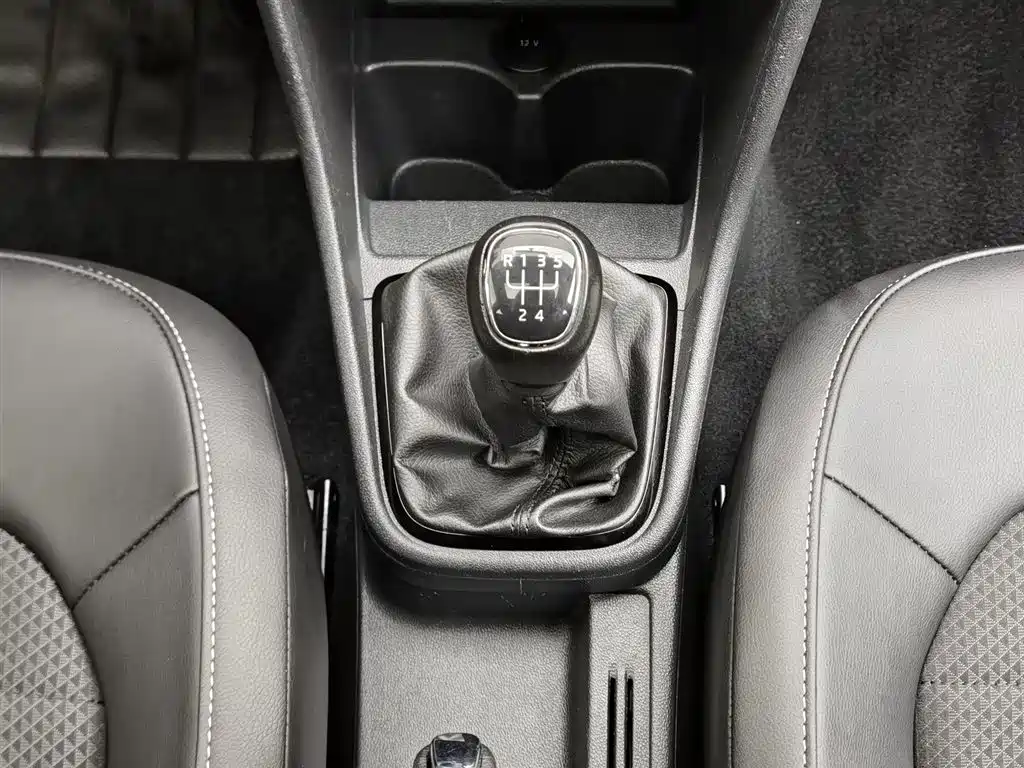 Skoda Rapid Spaceback 2016 — фото 13