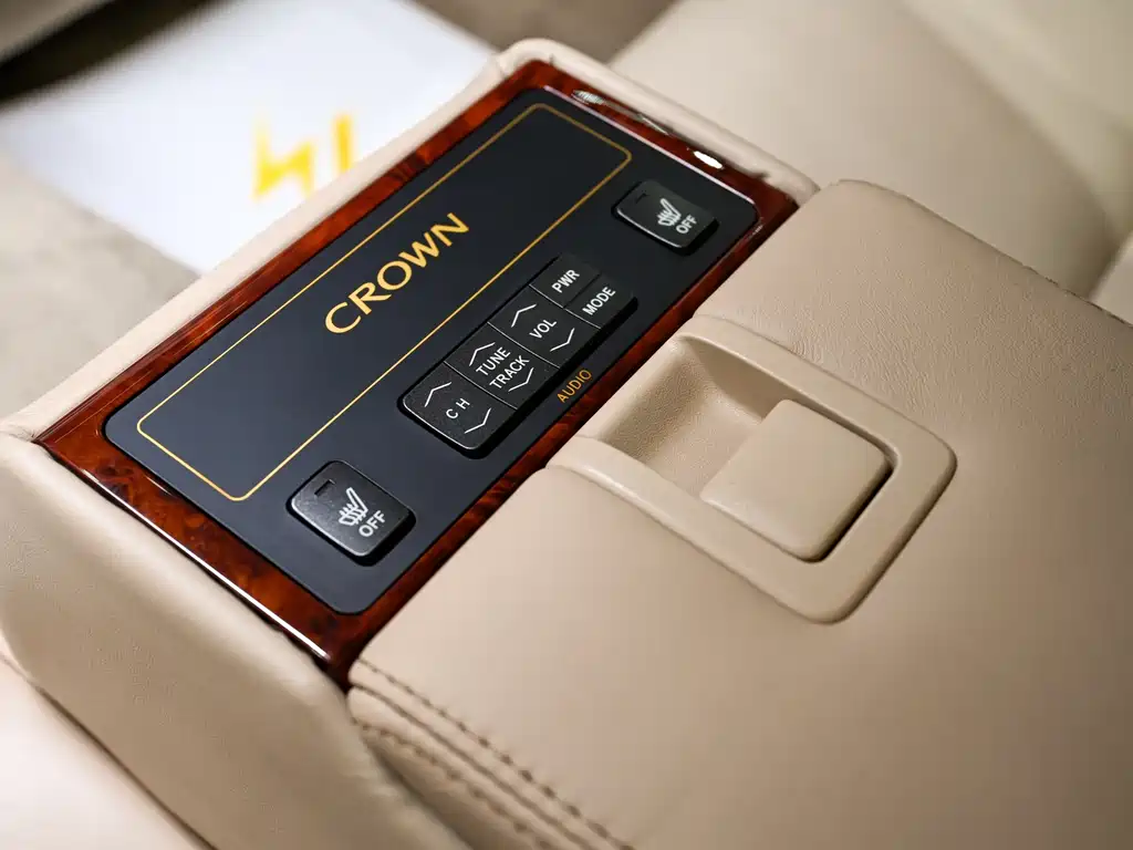 Toyota Crown 2014 — фото 16