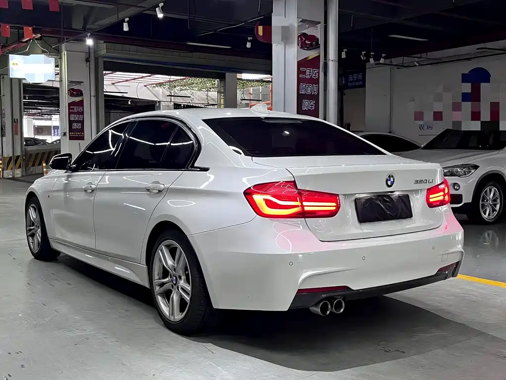 BMW 3 Series 2018 — фото 12