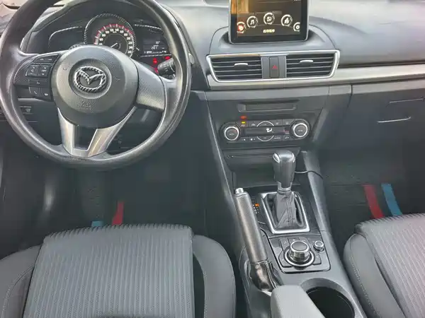 Mazda 3 Axela 2016