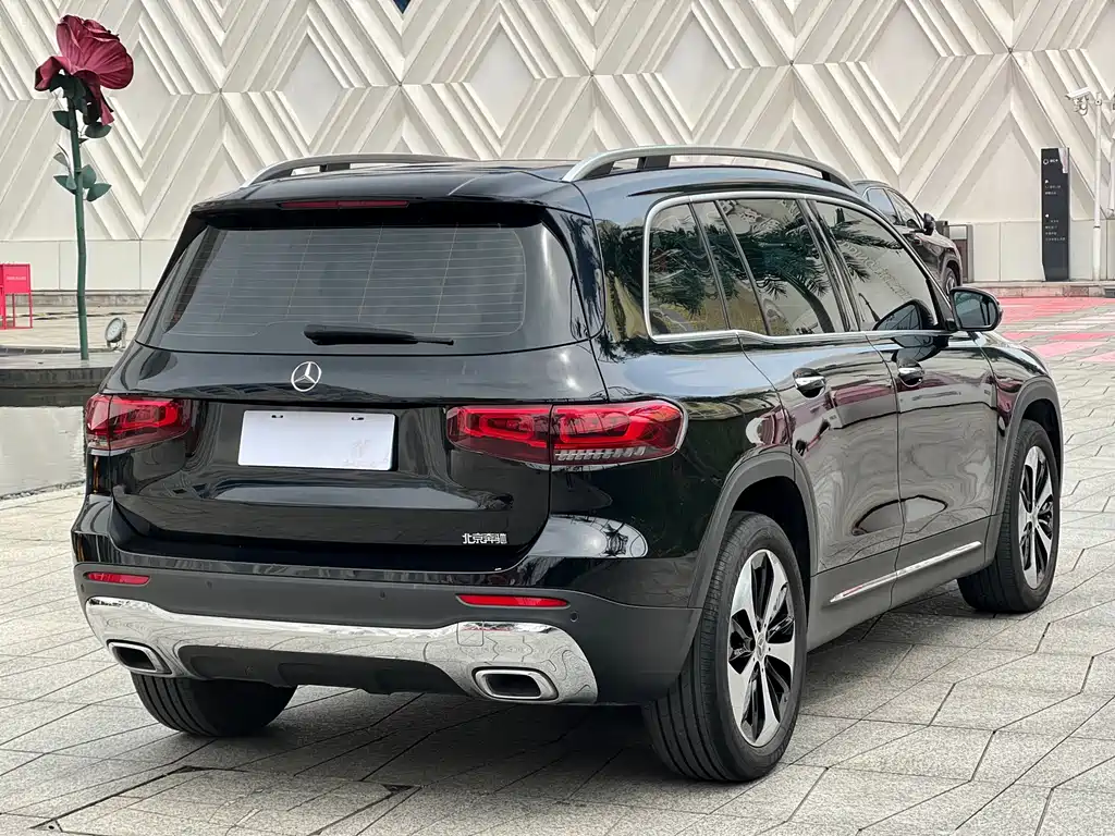 Mercedes-Benz GLB 2023 — фото 6