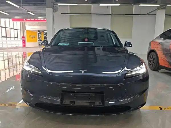 Tesla Model 3 2025