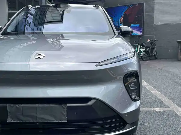 NIO ES8 2024