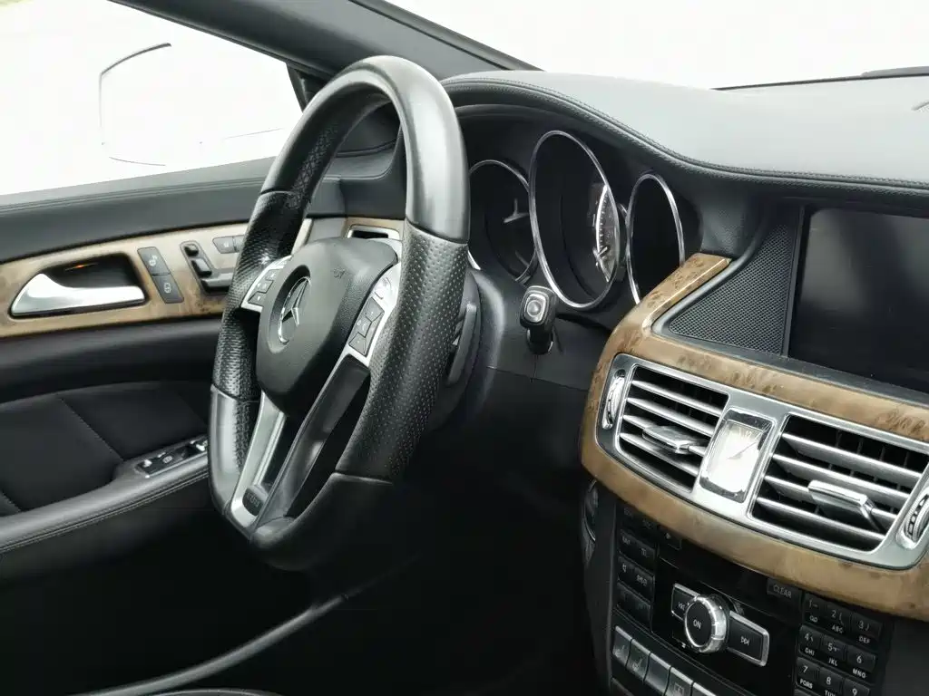 Mercedes-Benz CLS 2015 — фото 22