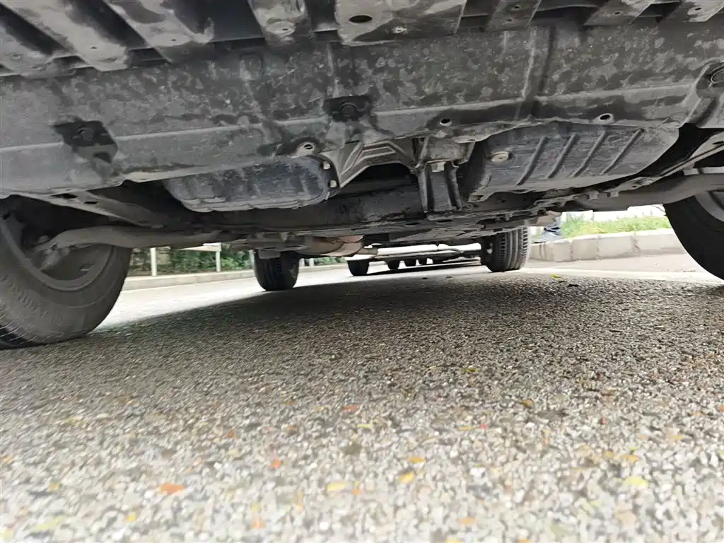 Toyota RAV4 2015 — фото 23