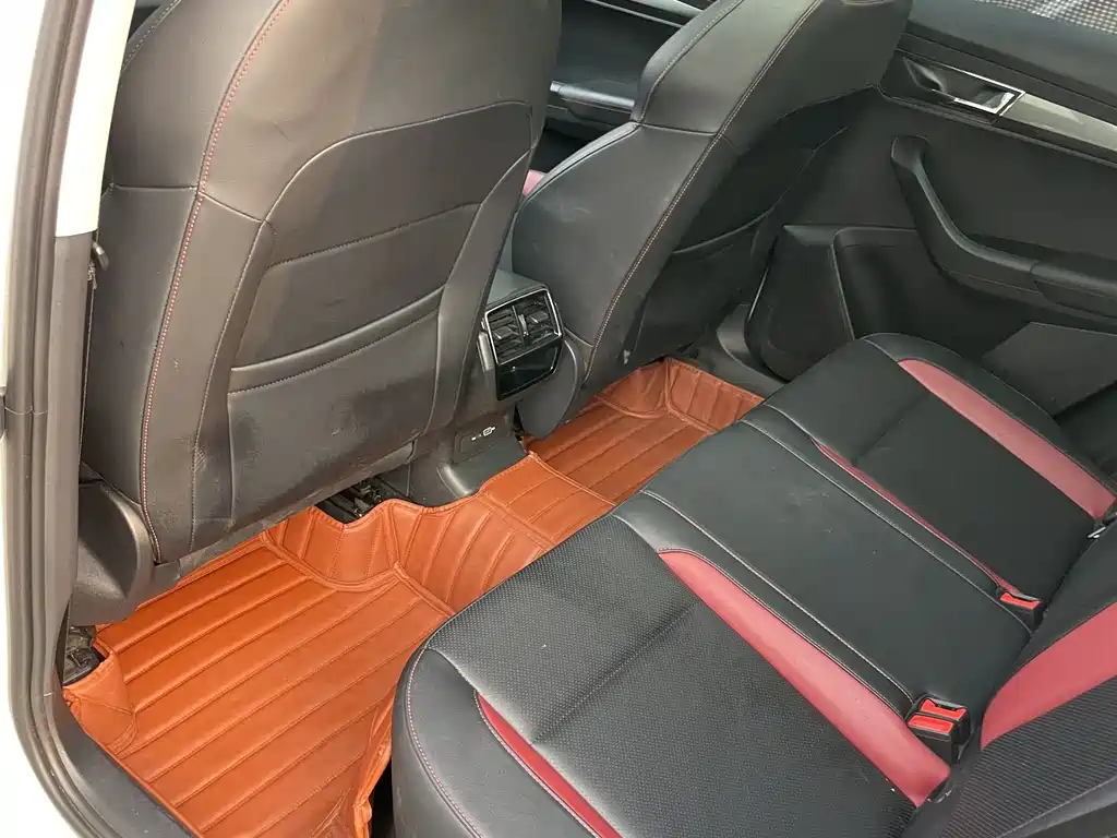 Skoda Karoq 2023 — фото 20