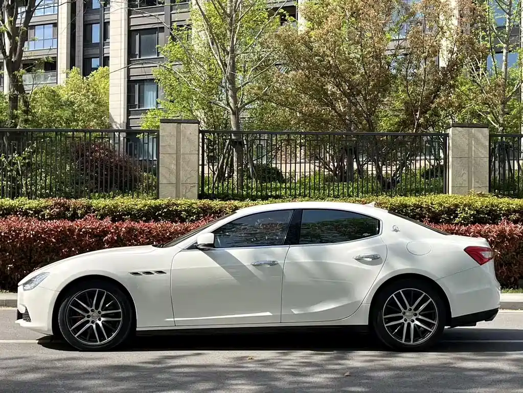 Maserati Ghibli 2015 — фото 8