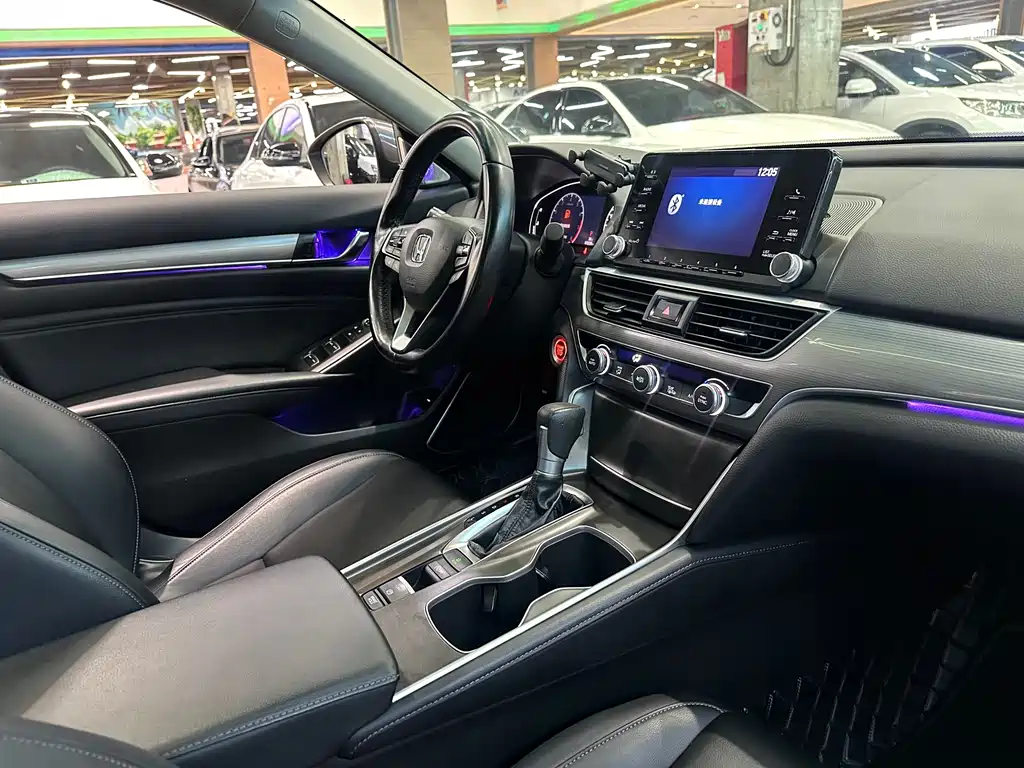 Honda Accord 2020 — фото 18