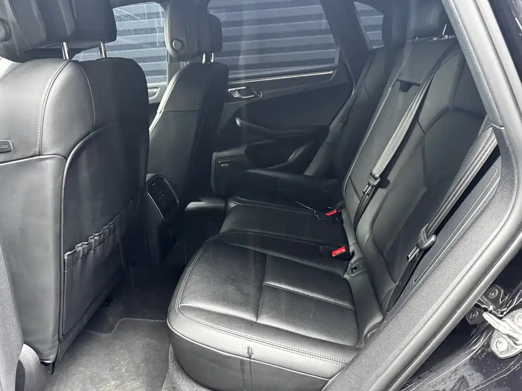Porsche Macan 2022 — фото 13