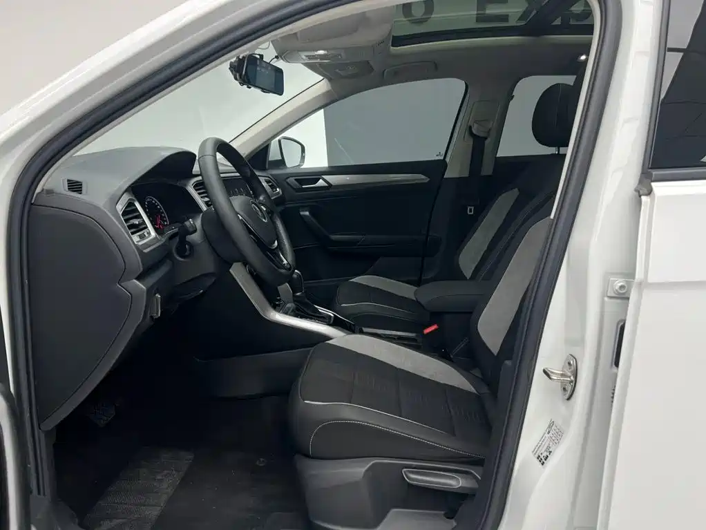 Volkswagen T-Roc 2022 — фото 13