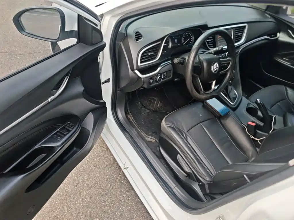 Buick Excelle 2015 — фото 16