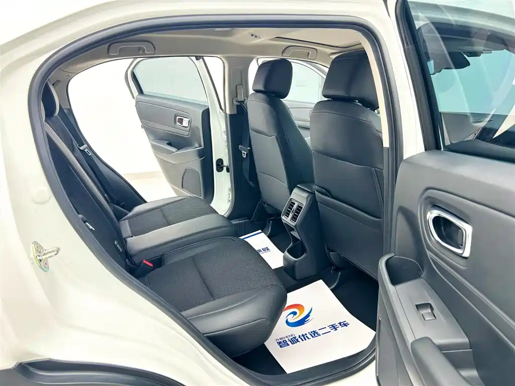 Honda Vezel 2023 — фото 15