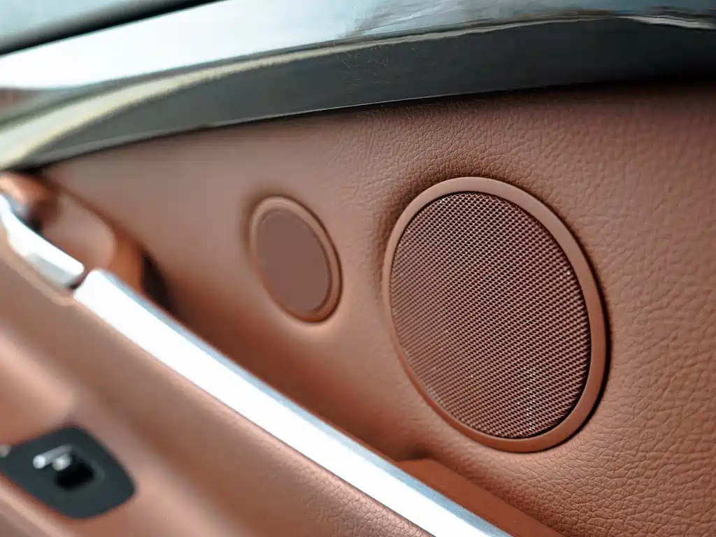 BMW 5 Series GT 2012 — фото 19
