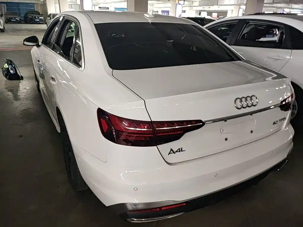 Audi A4L 2020