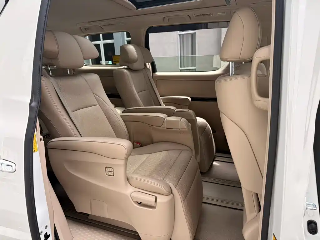 Toyota Alphard 2014 — фото 8