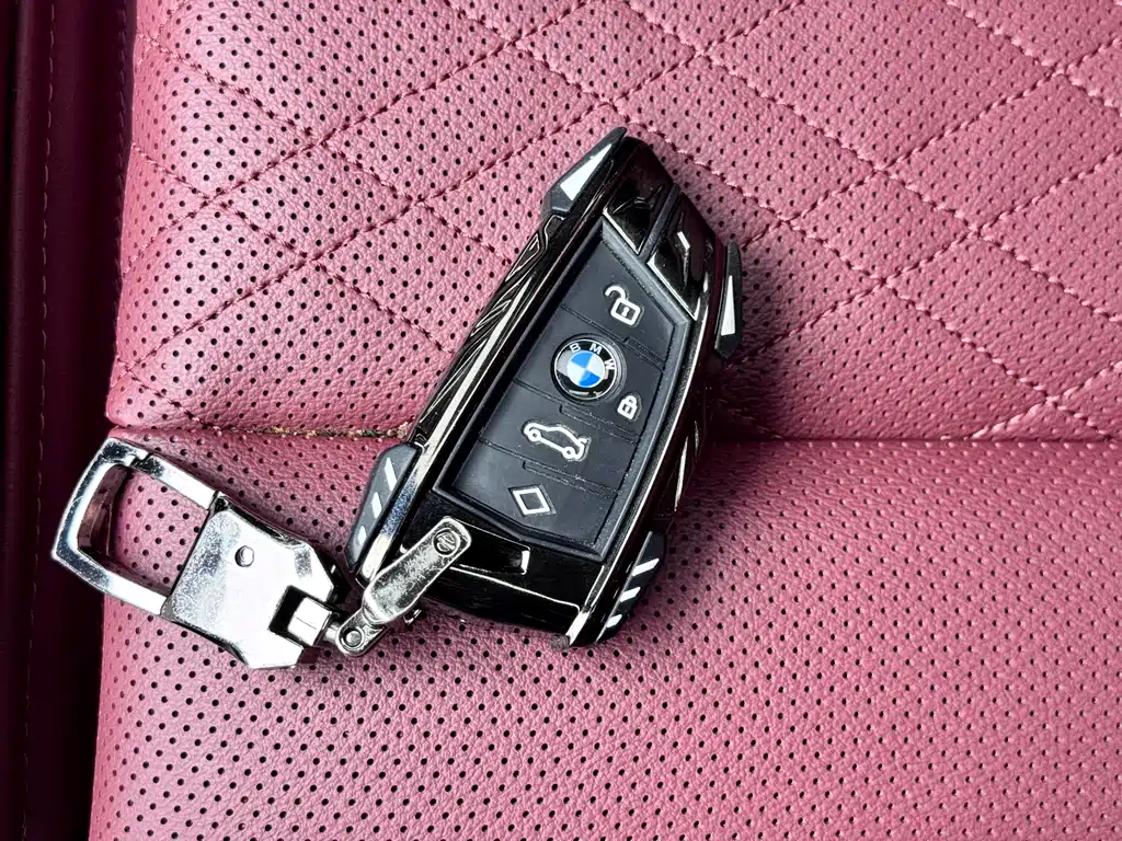BMW 3 Series 2024 — фото 14