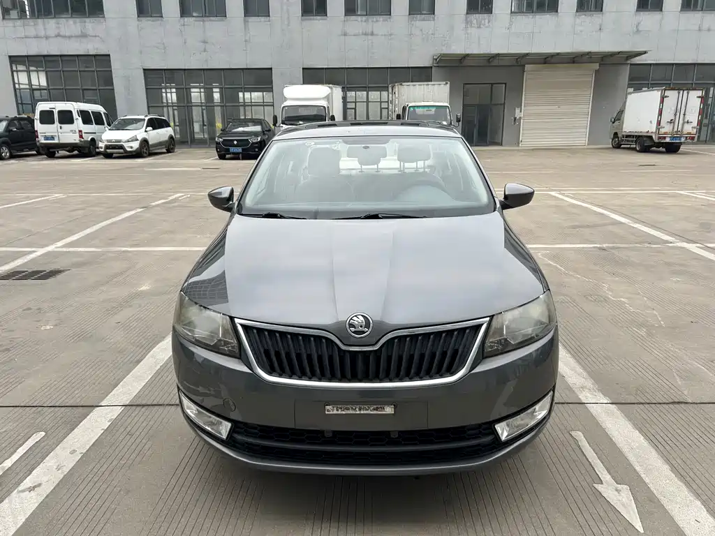 Skoda Rapid 2013 — фото 4