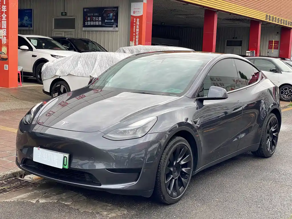 Tesla Model Y 2023 — фото 1