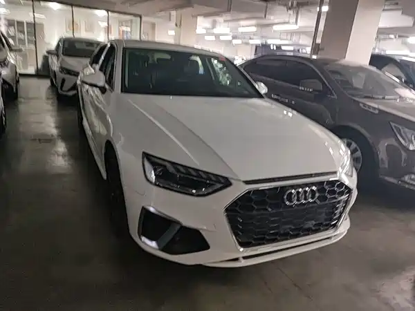 Audi A4L 2020