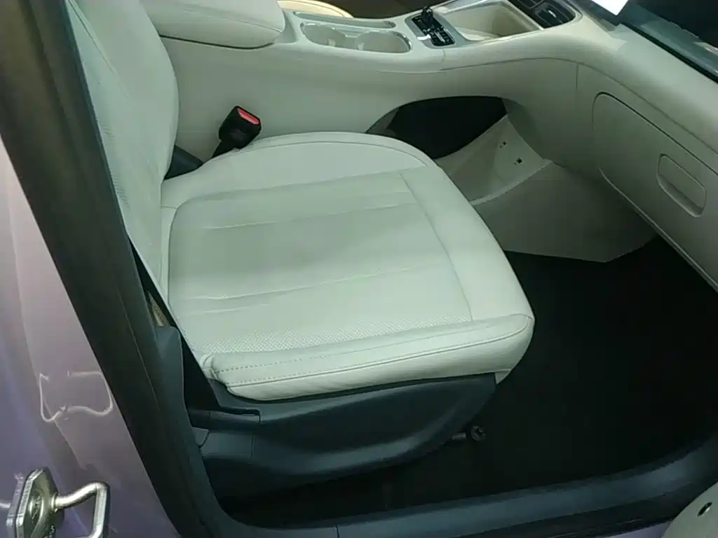 Geely Galaxy Starwish 2025 — фото 25