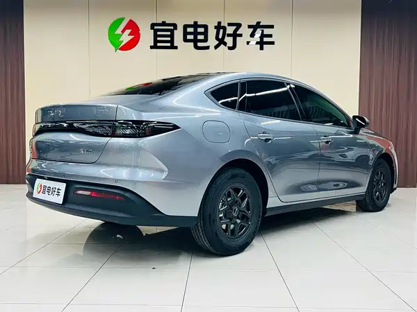 BYD Seal 05 DM-i 2025