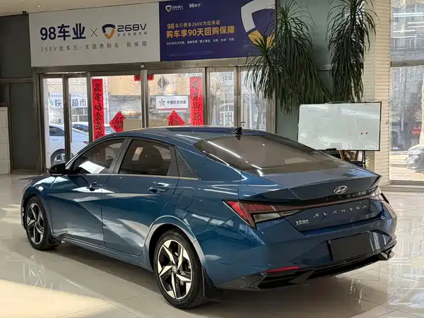 Hyundai Elantra 2022