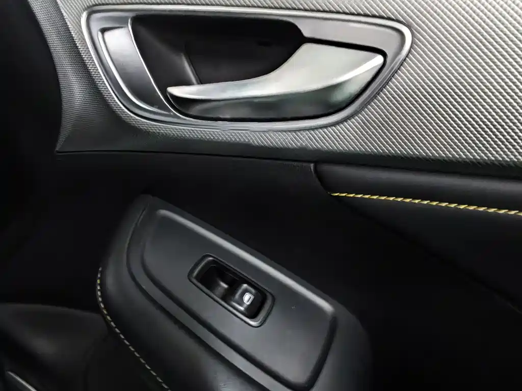 Roewe MAX 2020 — фото 14