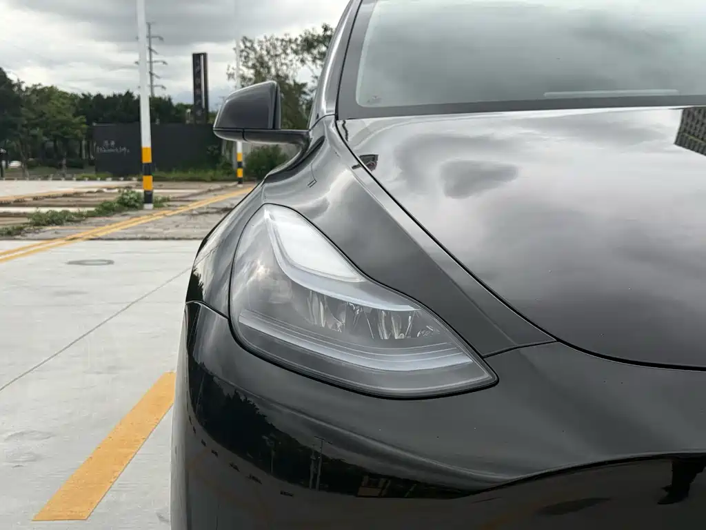 Tesla Model Y 2022 — фото 11