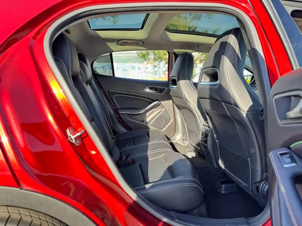 Mercedes-Benz GLA 2018 — фото 10